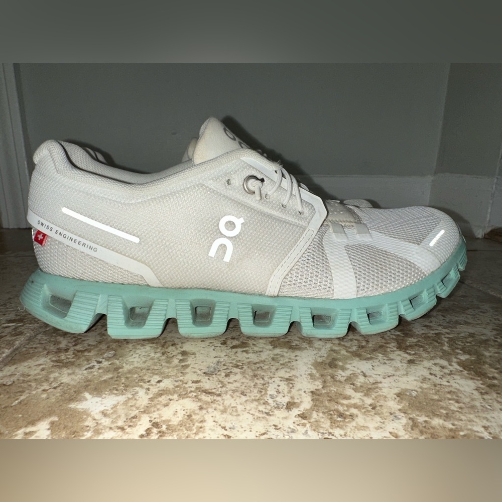On Women's Cloud 5 Shoes White/Teal